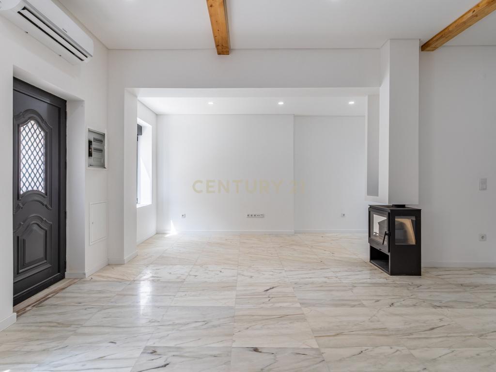 Moradia totalmente renovada no coração de Lisboa, com 4 suites - Image 7