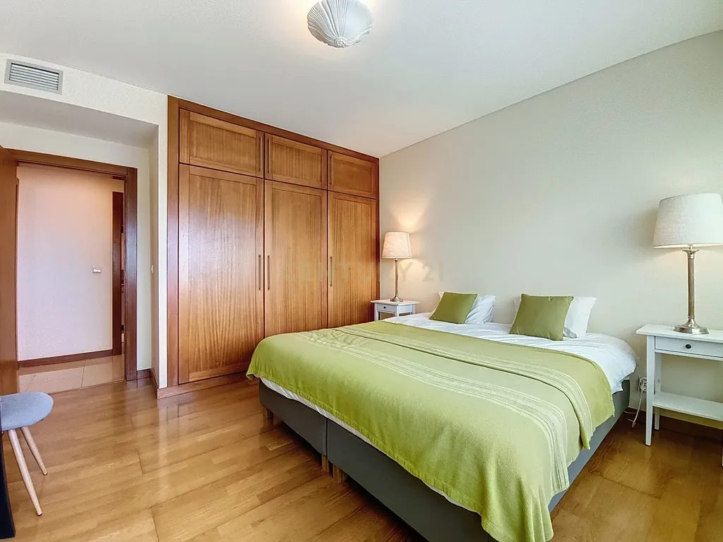 Apartamento T2 em Ponta Delgada com Garagem e Varanda - Image 20