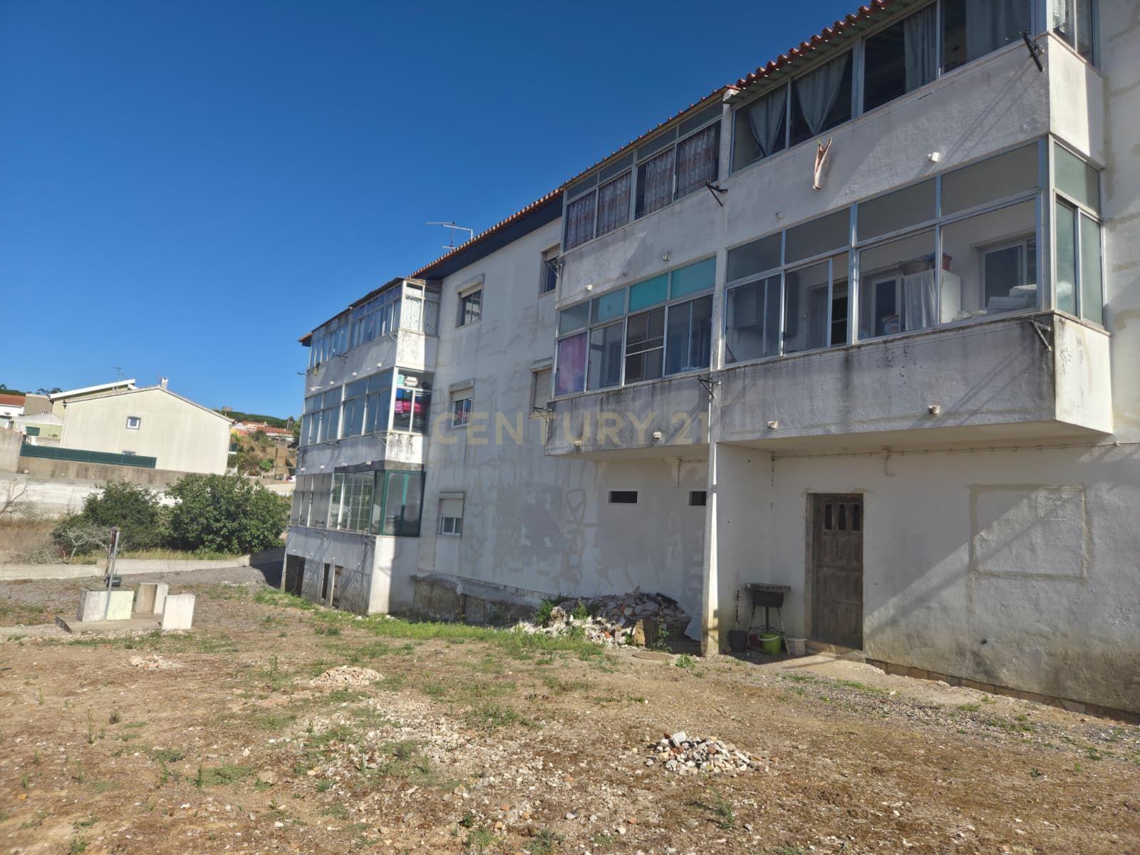 Fotografia 5 de Apartamento T2 - Encontra-se arrendado a casal jovem com Contrato de Arrendamento (Inicio: Janeiro 2020) com renda mensal de 427,24€.