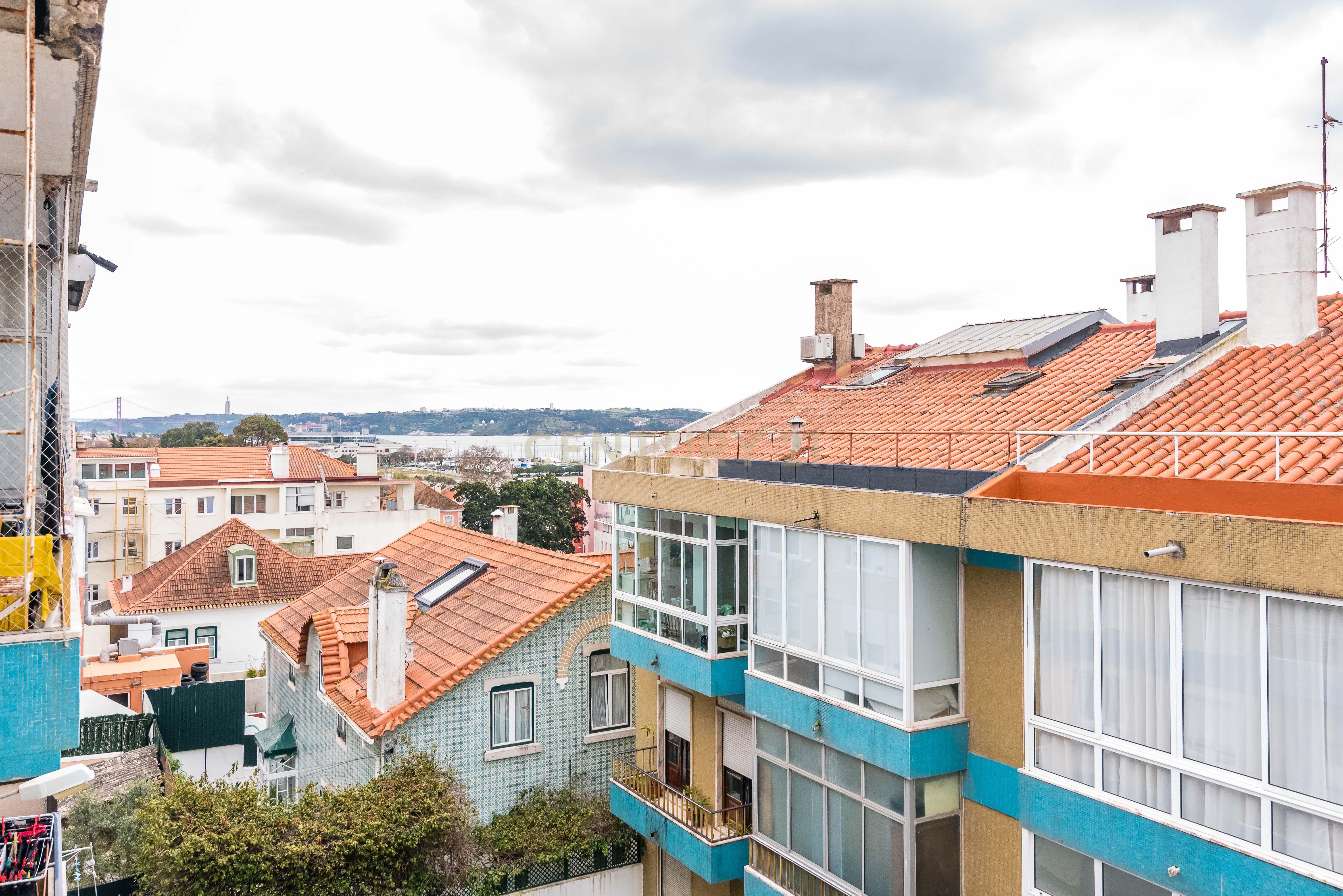T2 Duplex com Vista Rio no Dafundo  - Image 16