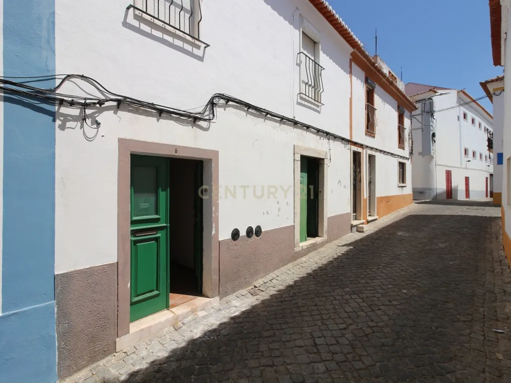 Apartamento e arrumos para venda em Borba - Image 2