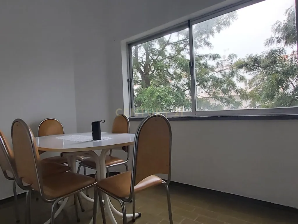 🌞 Apartamento T4 Luminoso com Excelentes Áreas e Garagem– Zona Premium de Beja - Image 15