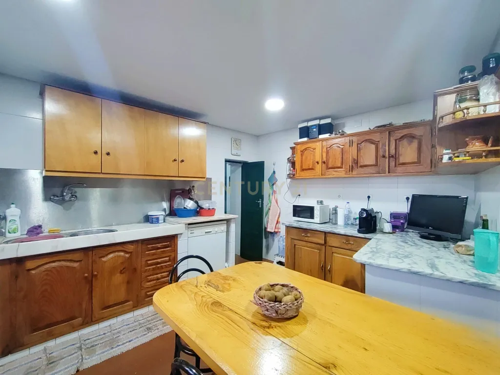 Moradia com Comércio em Amorim, Póvoa de Varzim - Uma Oportunidade Única! - Image 59
