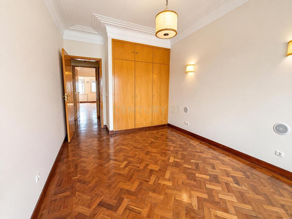 Apartamento T4 com elevador na Rua José Estêvão, Arroios, Lisboa - Image 10