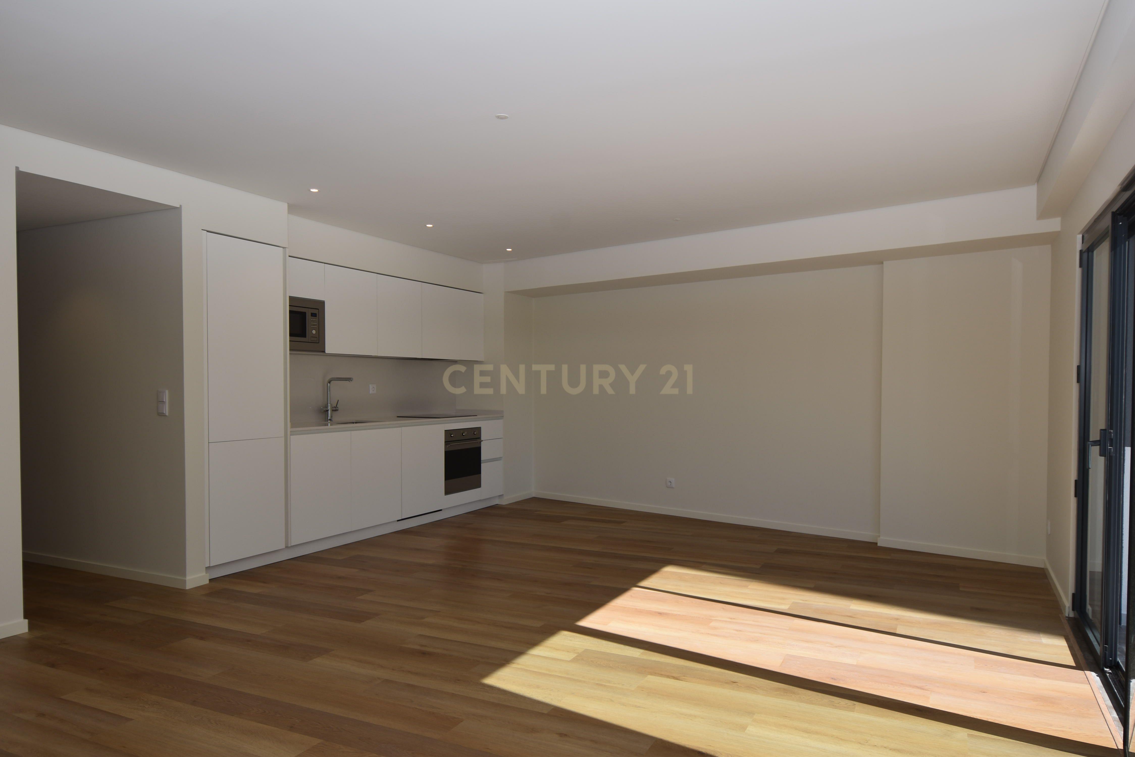Alta de Lisboa, T3 - NOVO, 3 casas de banho e 2 lugares de garagem - Image 19