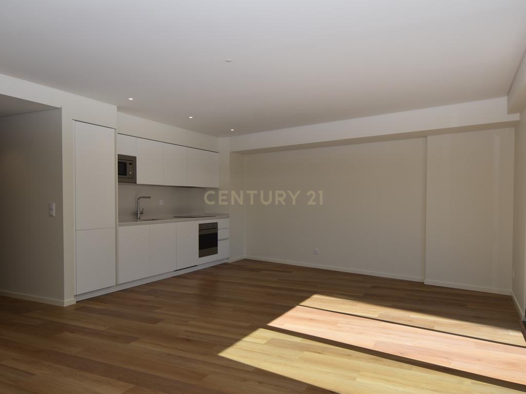 Alta de Lisboa, T3 - NOVO, 3 casas de banho e 2 lugares de garagem - Image 19