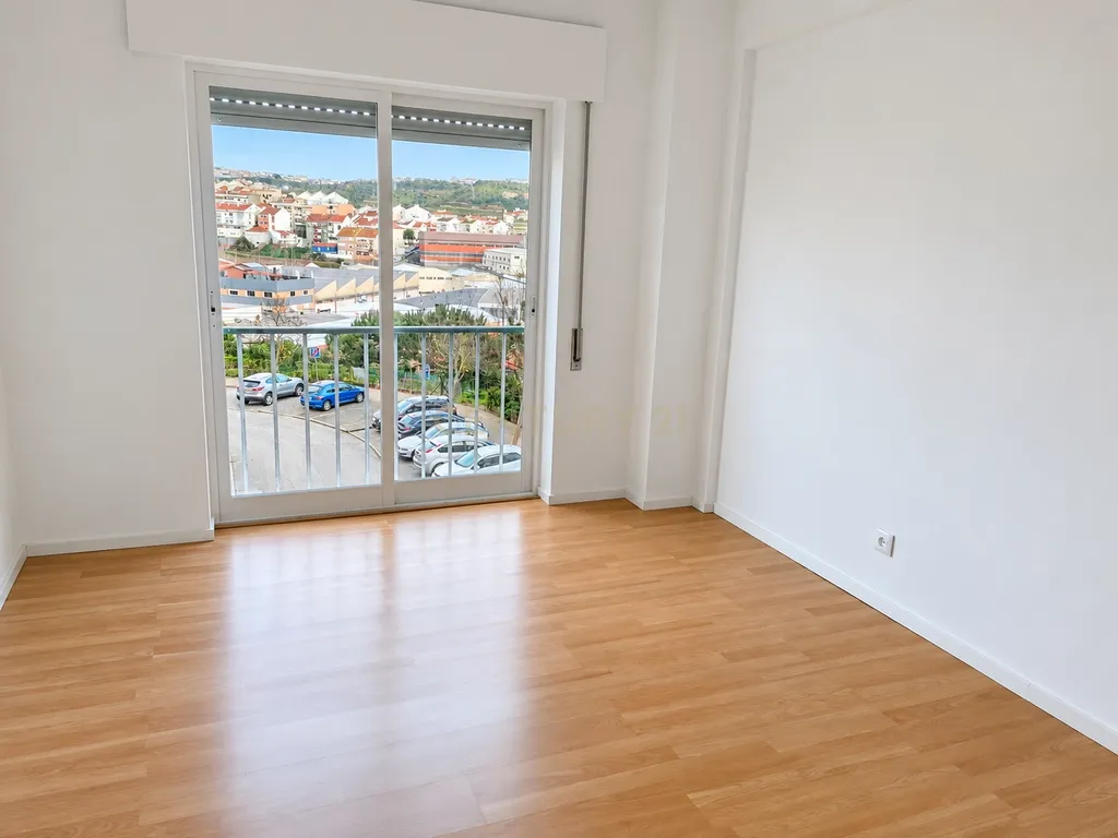 Apartamento T2 para Arrendamento em Odivelas | 80 m² | A 5 Minutos do Metro - Image 4
