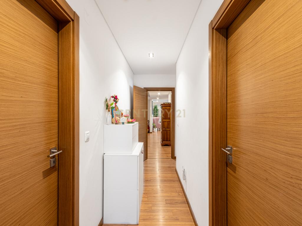 Apartamento T4 na prestigiada Urbanização Quinta do Infantado, Loures com Vista Panorâmica sobre as Lezírias - Image 15
