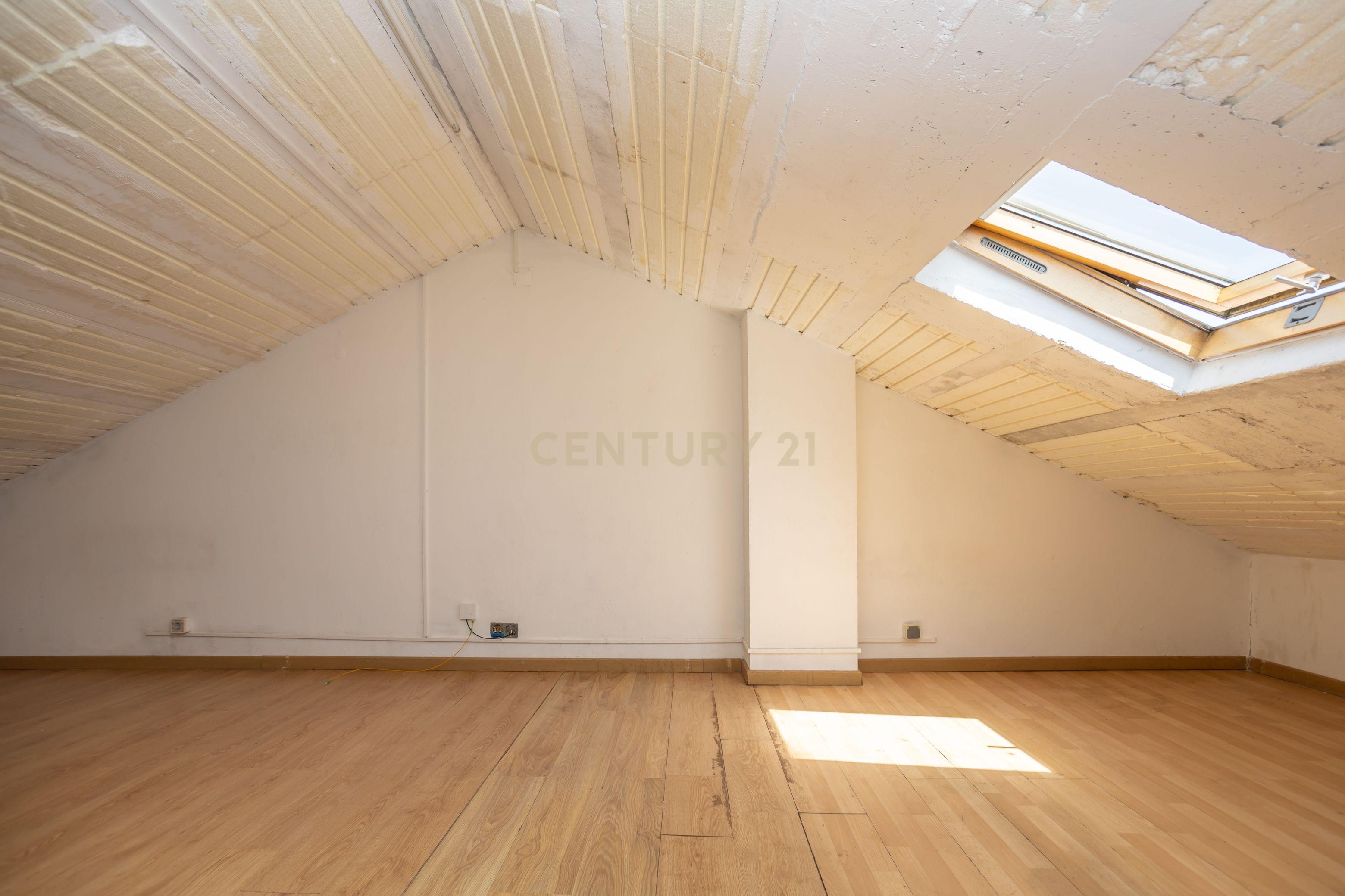  Moradia T3 em Amora - Seixal com Terraço e Garagem  - Image 38