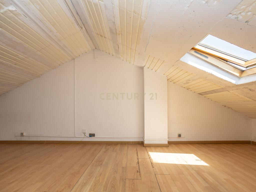  Moradia T3 em Amora - Seixal com Terraço e Garagem  - Image 38