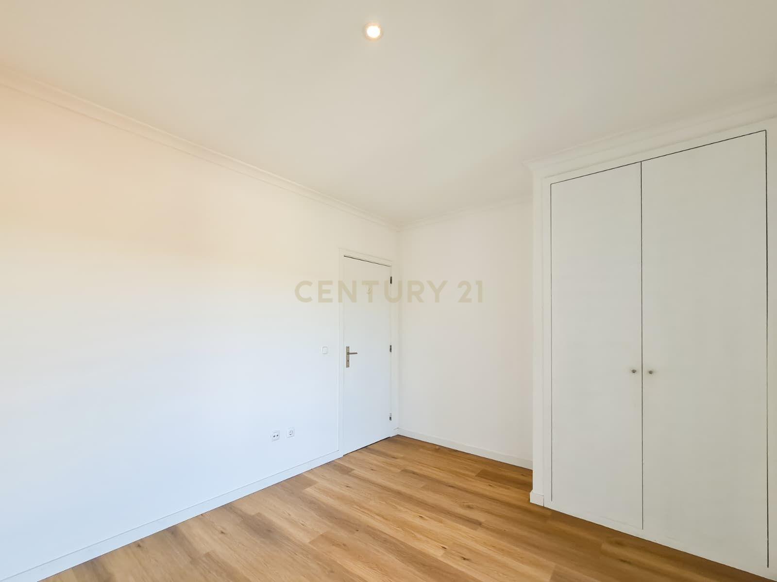 Fotografia 12 de 🏡 T2 PAREDES, MOURIZ C/ 2 FRENTES, EXCELENTES ÁREAS E VARANDAS EM TODAS AS DIVISÕES A APENAS 29 MINUTOS DO PORTO 📍📢  (Disponível para venda – atualmente arrendado até dezembro de 2026, com r