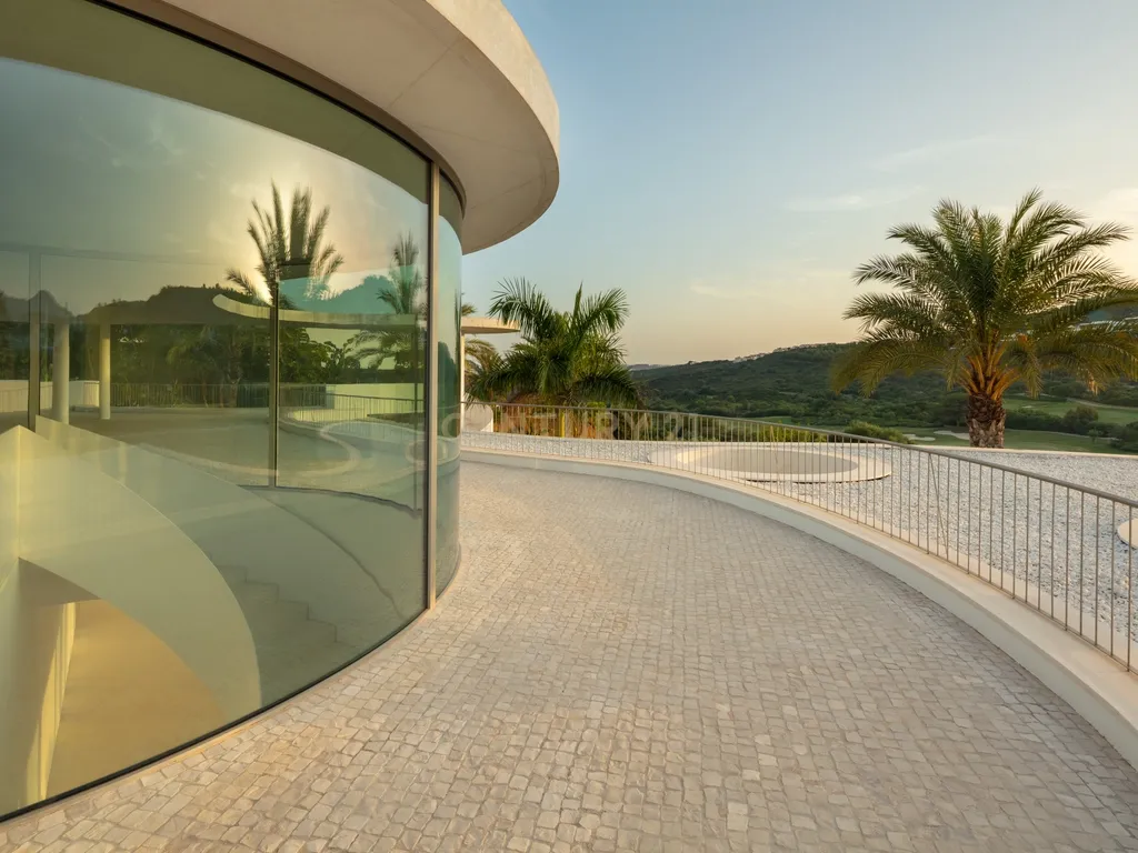 Villa de Golfe na Primeira Linha 7: Uma Obra-Prima Escultural da Arquitetura Visionária na Finca Cortesin - Image 12