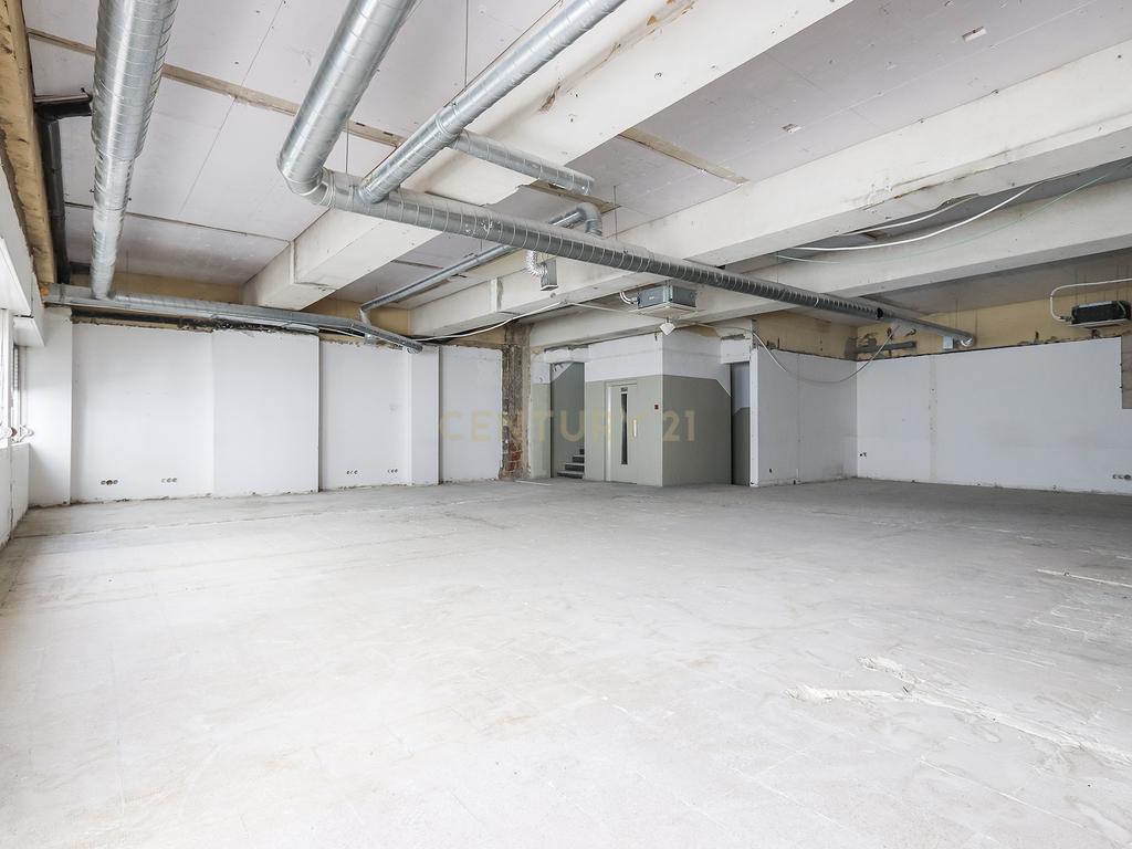 Serviços ou Habitação na Estefânia - Image 25