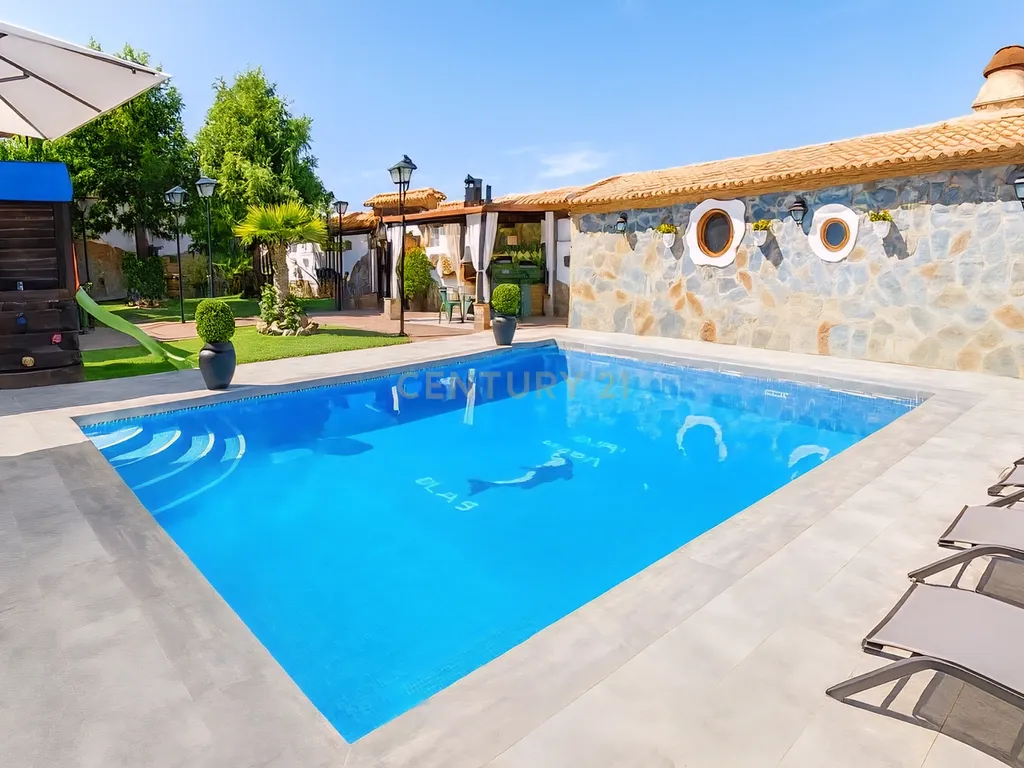 Exclusiva Propriedade Boutique com 3 Apartamentos Independentes, Piscina e Jardim Privado perto de Ronda – Elevada Rentabilidade Turística - Image 24