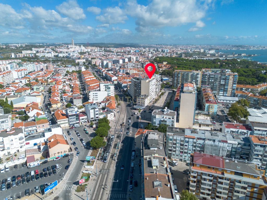 T2 Remodelado e Equipado para Arrendamento – Laranjeiro, Almada - Image 25