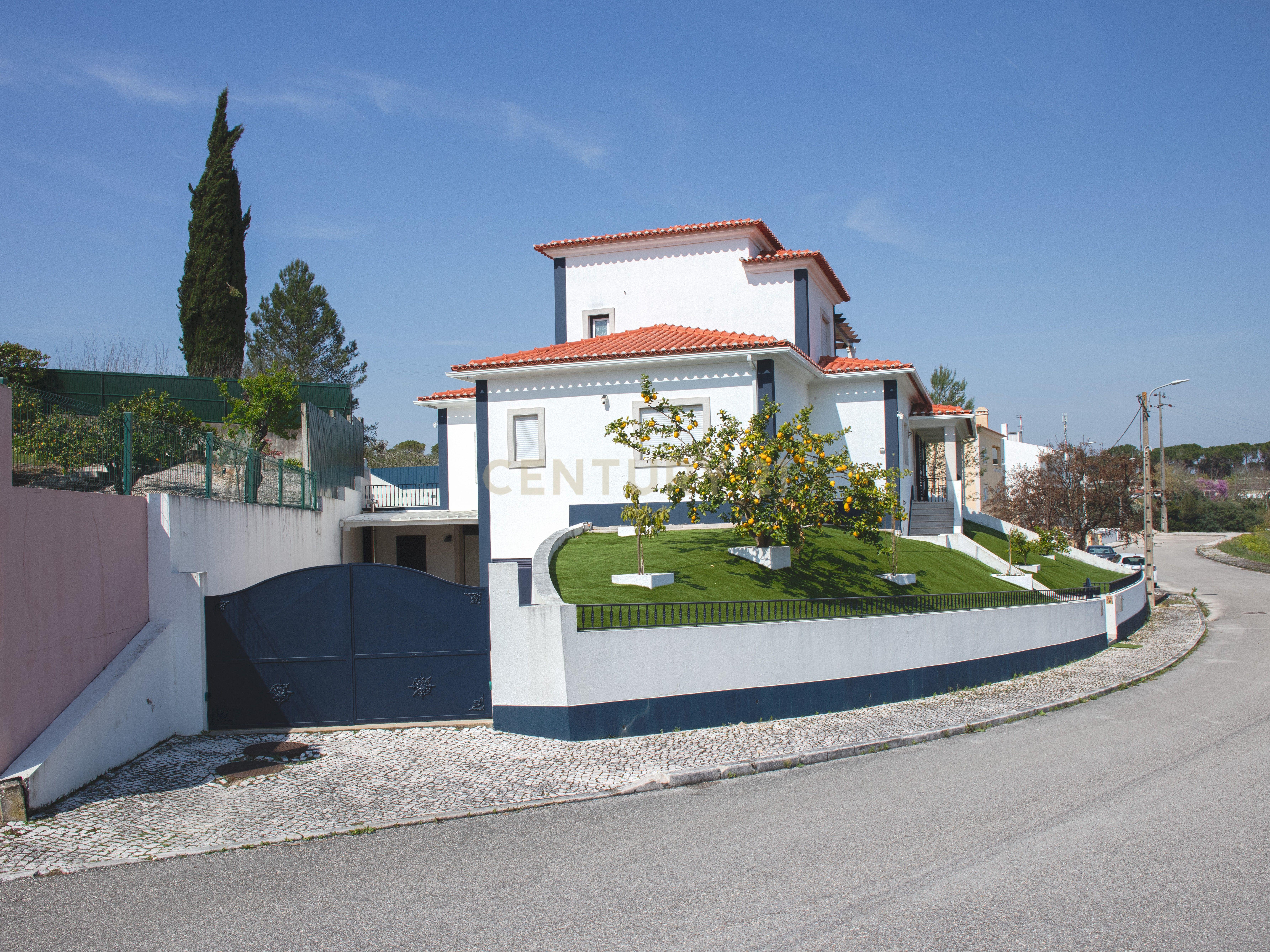 Fotografia 3 de Luxuosa Moradia Renovada em Tomar, Santarém