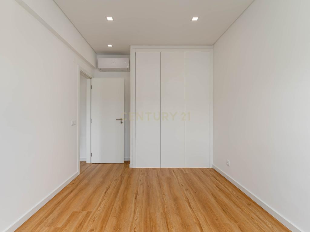 Apartamento T1 Renovado na Costa da Caparica – Conforto, Estilo e Excelente Localização - Image 6