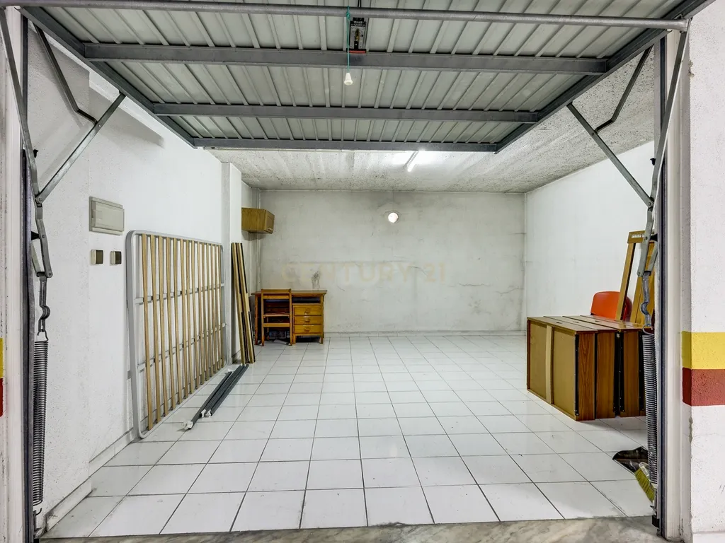 Apartamento T3 com box para arrendamento em Carnaxide - Image 27