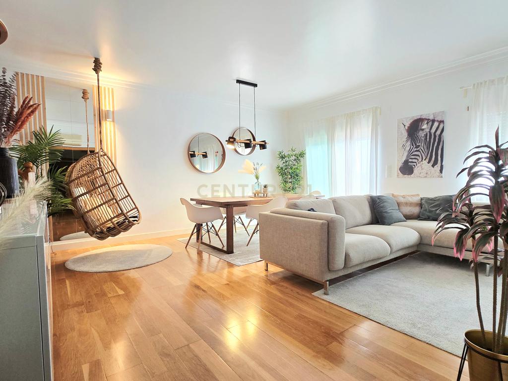 Apartamento Duplex T3 perto do mar na Caparica — Conforto, Elegância, Proximidade da Natureza e Estilo de Vida Descontraído - Image 1
