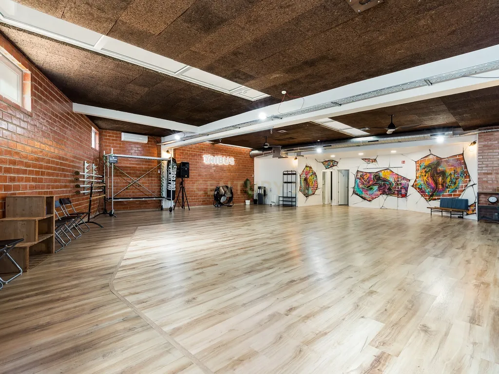 Oportunidade Única de Investimento: Espaço de 300m² no Jamor (Yield 9%) - Image 5