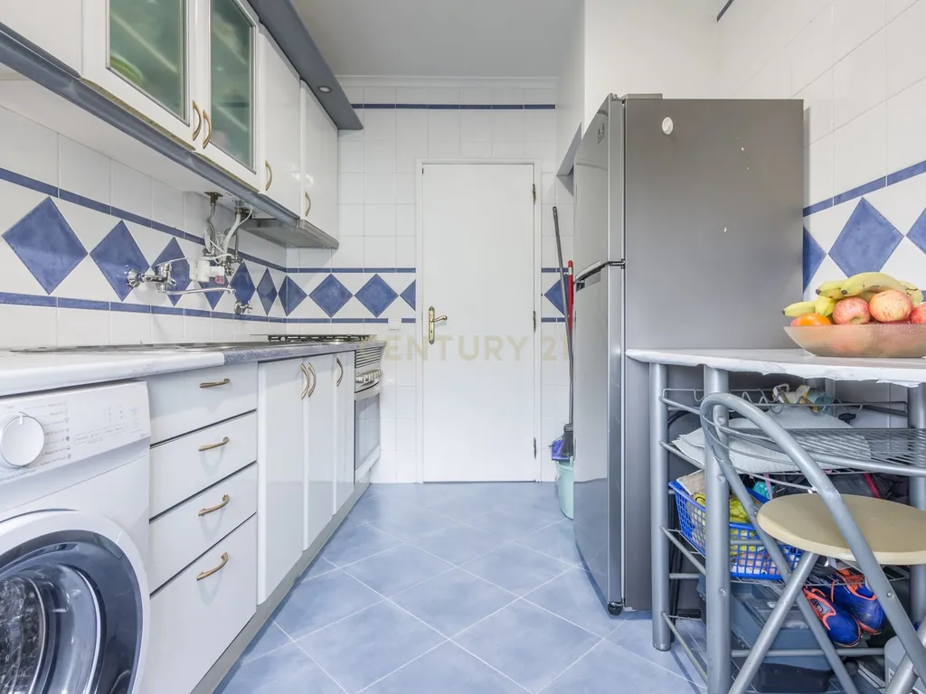 Apartamento T2 Moderno no Monte da Caparica, Pronto a Habitar - Image 22