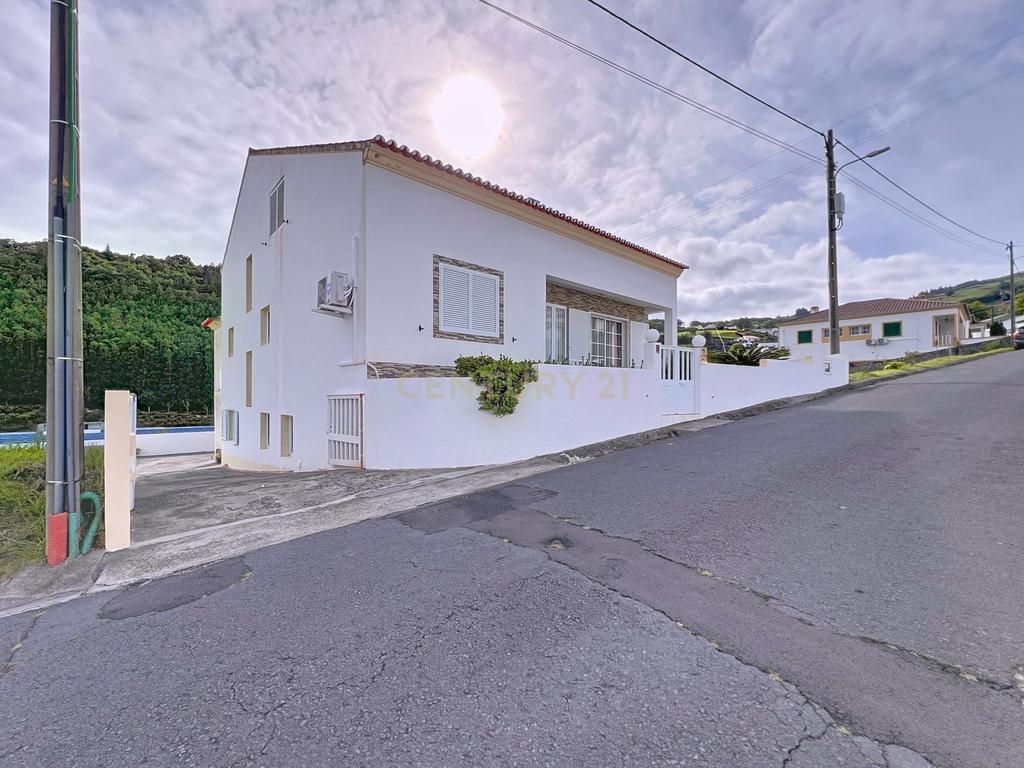 Casa T4 com Vista Mar em Povoação, Ilha de São Miguel - Image 2