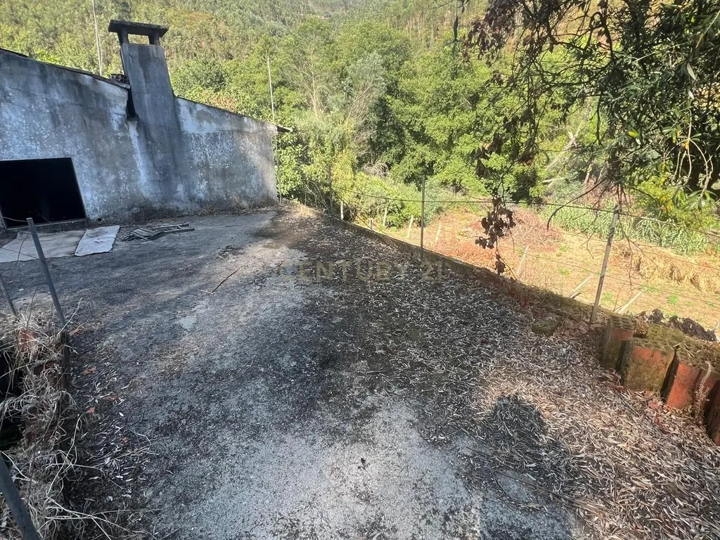 Moradia com terreno até à ribeira, Maçãs De Dona Maria - Image 14