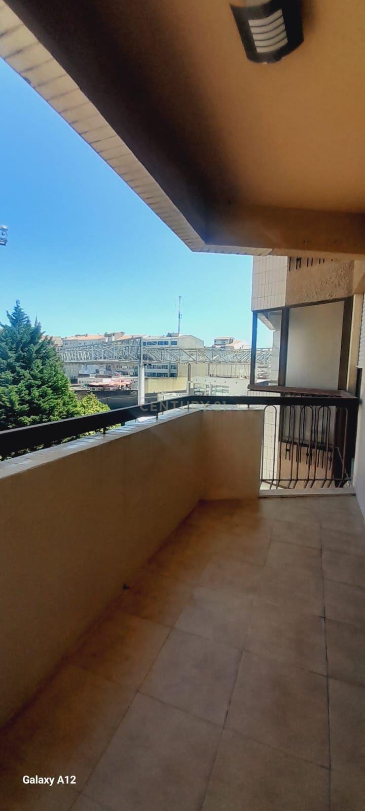 Fotografia 9 de Apartamento T1 para arrendar com Varanda e Vista para a Cidade no Porto