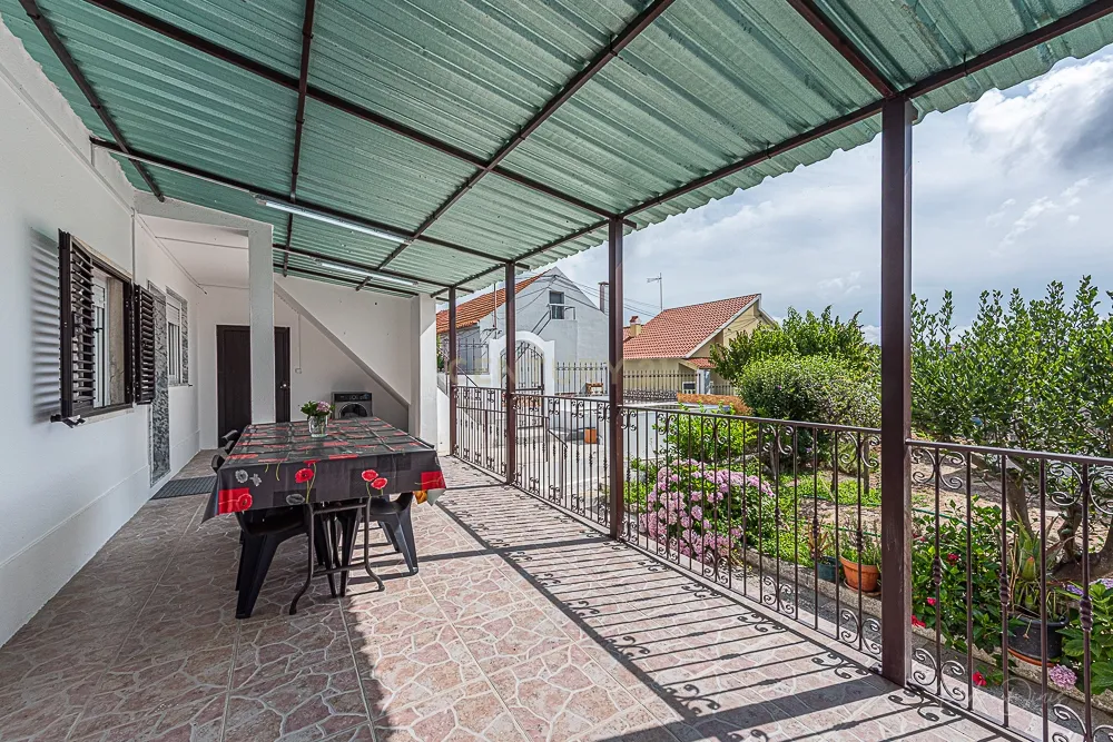 Alojamento Estudantil LÁ-SALETTE ( quarto Melro Azul 11m2 ) - Image 21