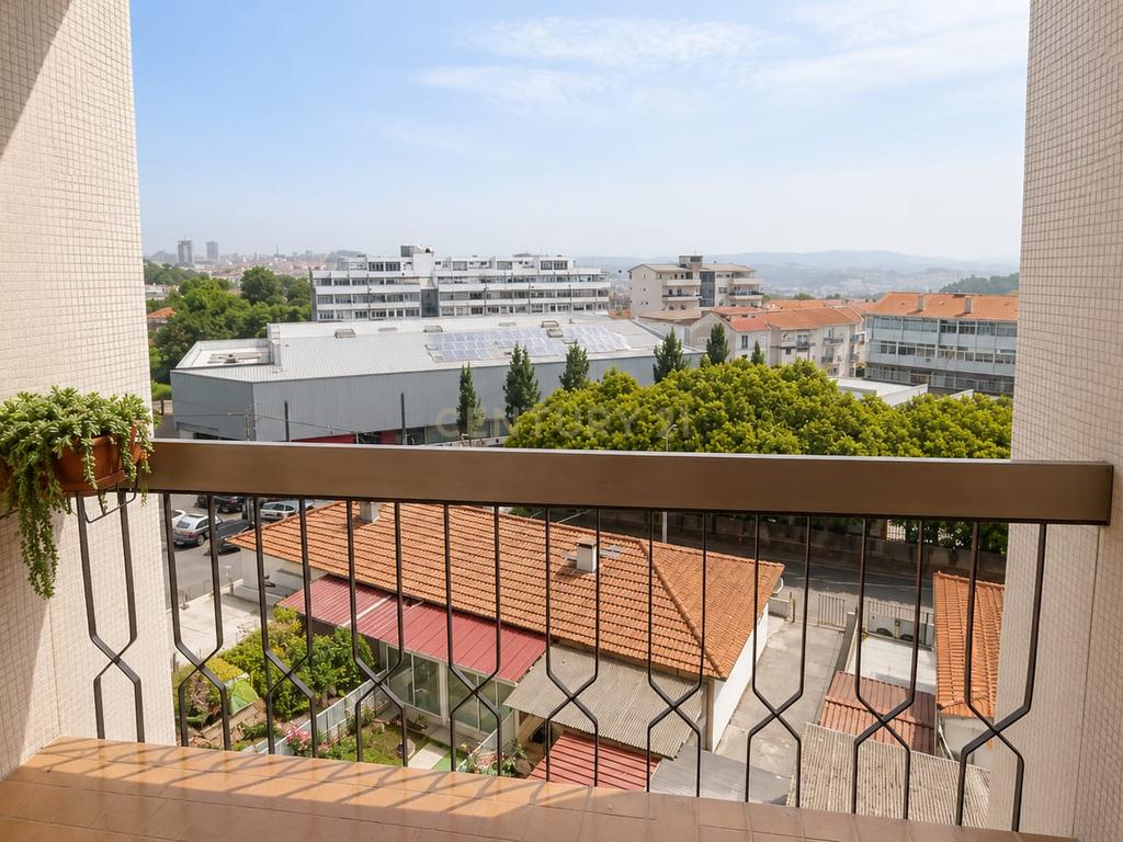 T2 Metro da câmara de Gaia, varandas e Lugar de Garagem - Image 9