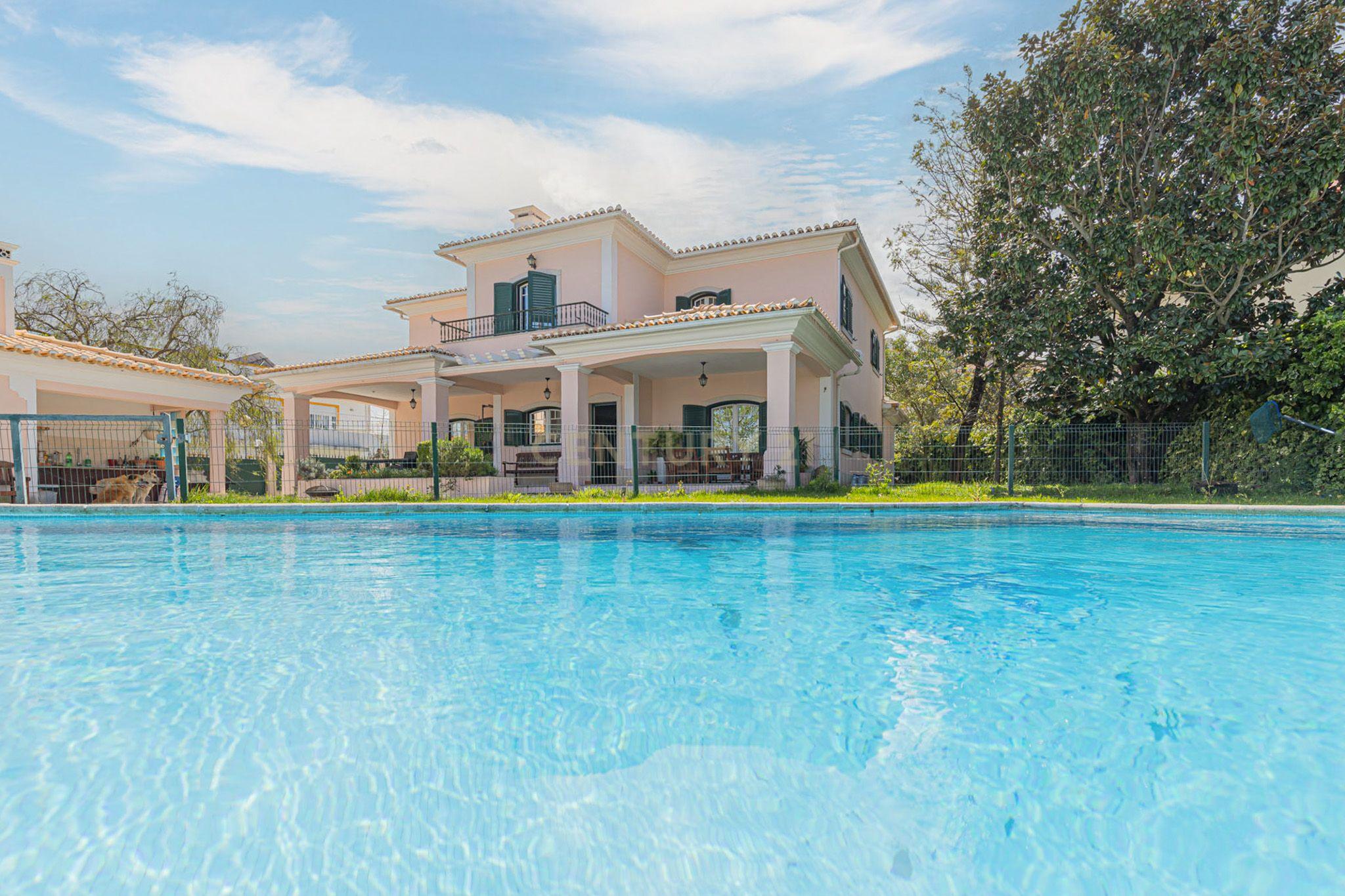 Moradia T5 - Almada - Piscina - Garagem -  364 m² - Terreno 1.024 m² - Image 3