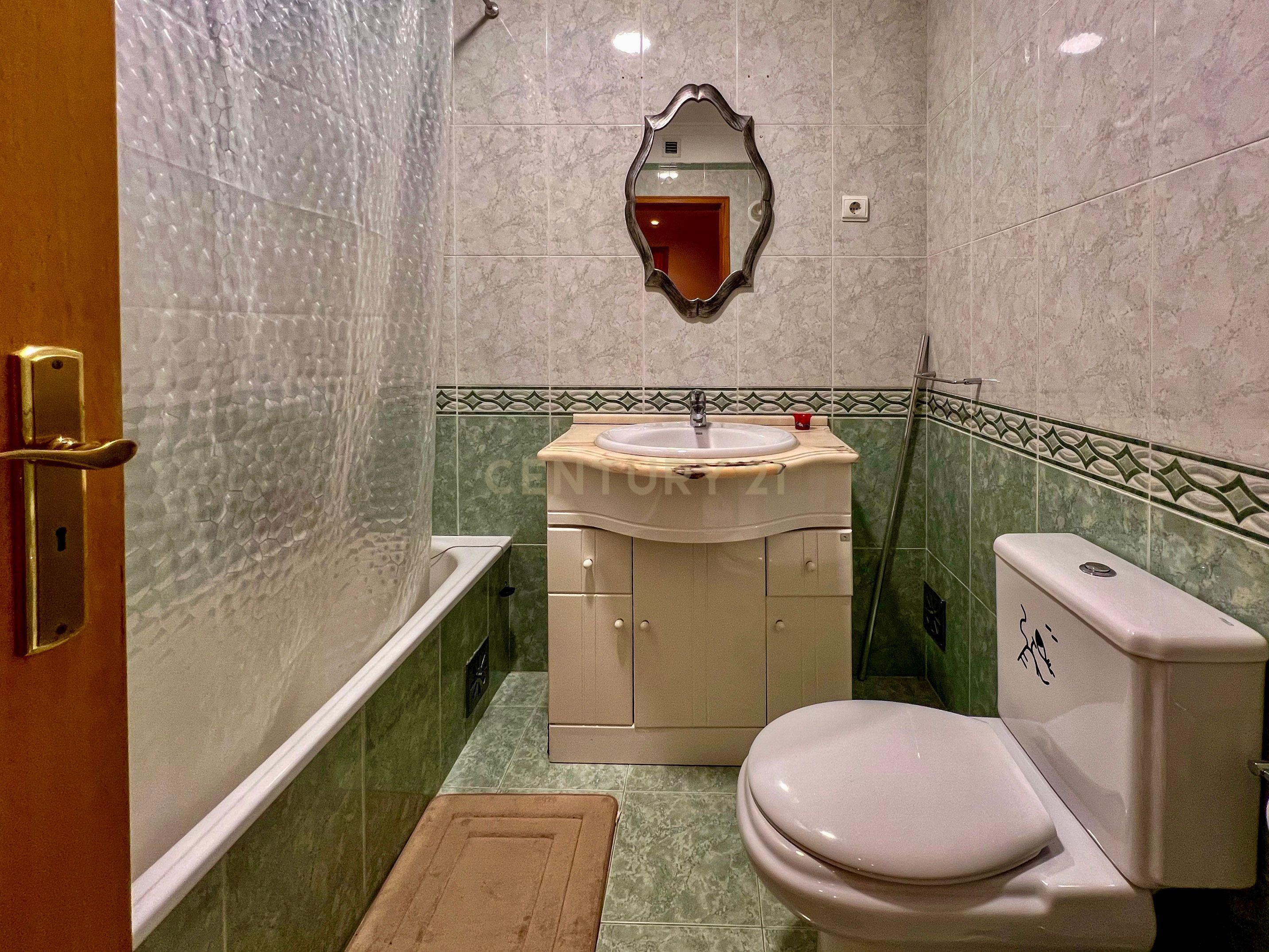 Fotografia 11 de Apartamento T2 Mobilado com Box em Outurela, Carnaxide