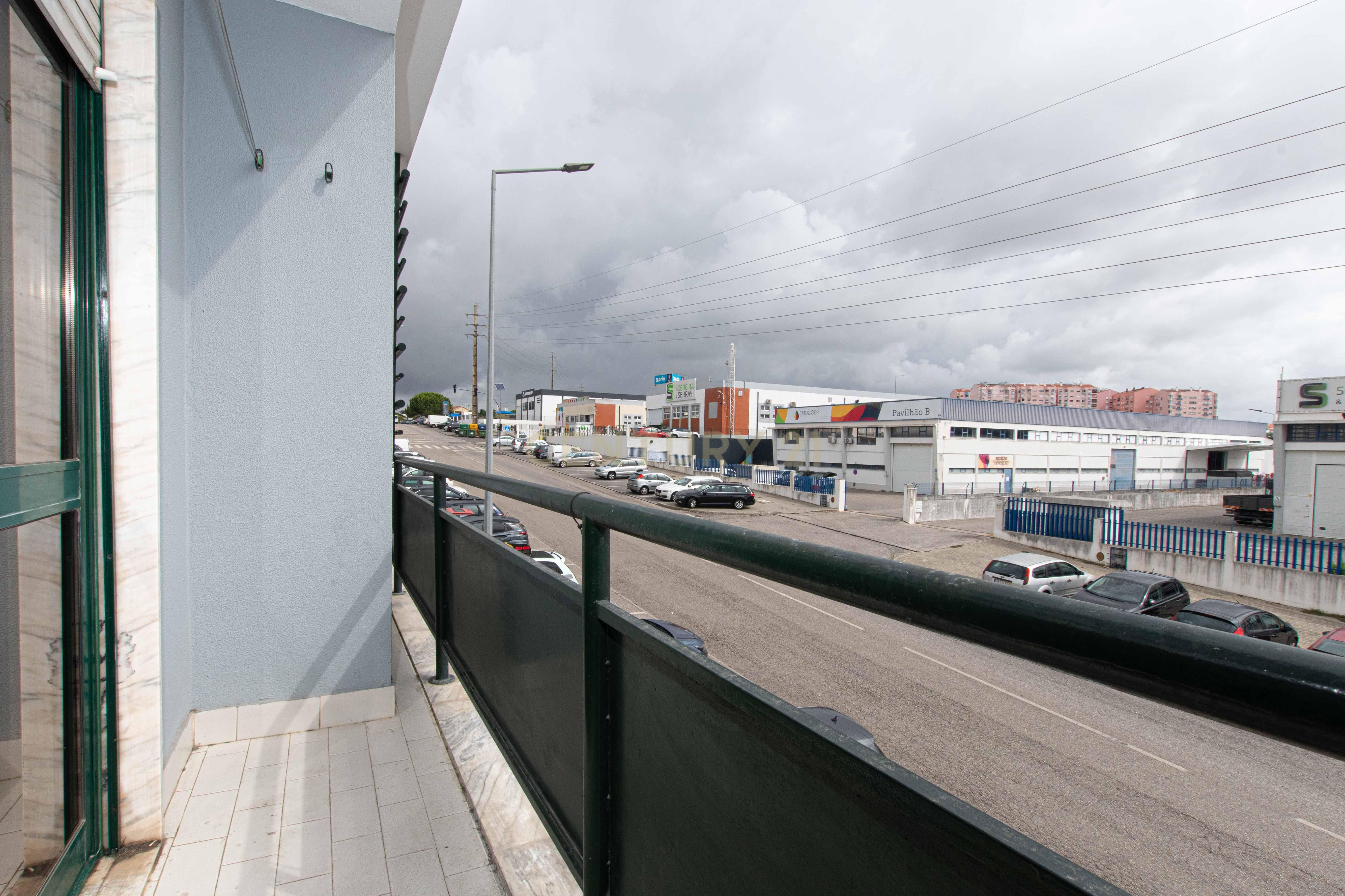Fotografia 6 de Apartamento T3 de 135 m² com Box para 2 Carros, Elevador e Arrecadação para arrendar | Agualva-Cacém
