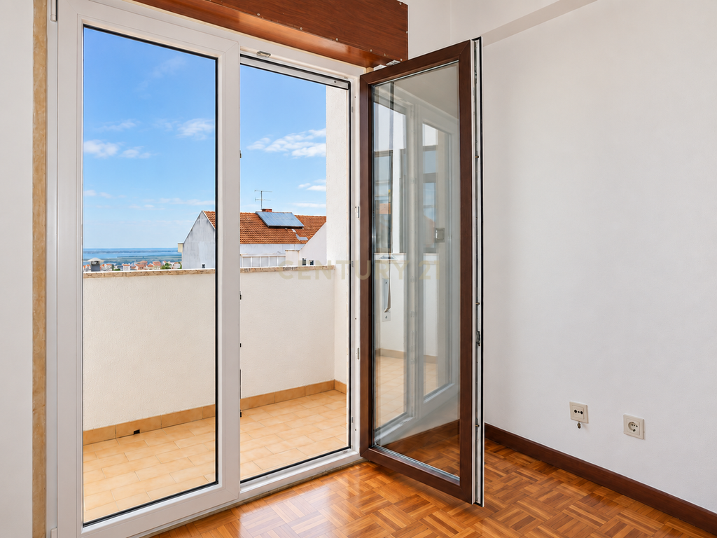 🏡 Apartamento T2 com Vista Rio e Serra no Bom Sucesso | Alverca do Ribatejo - Image 13