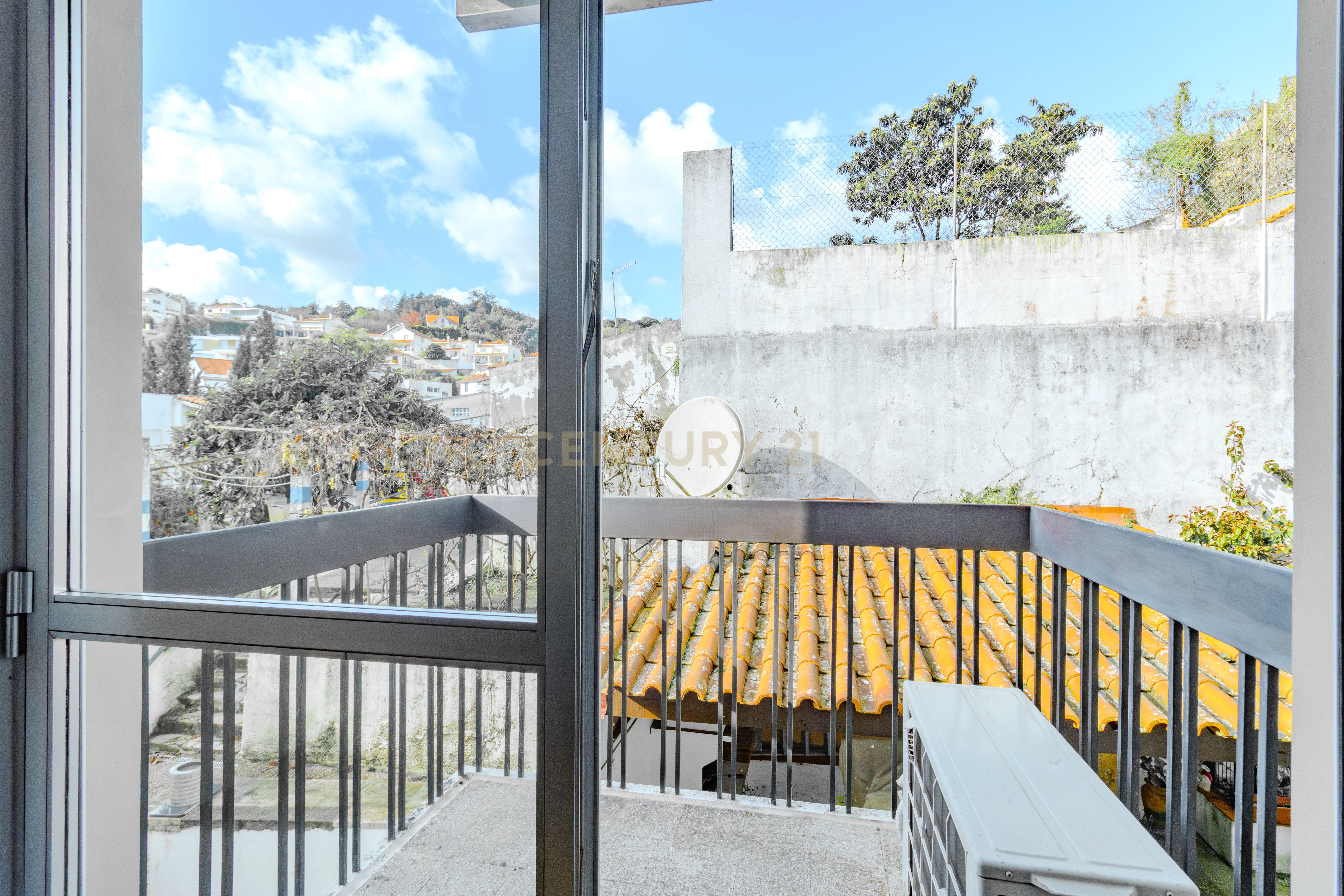 Fotografia 7 de Apartamento T2+1 com garagem centro de Alcobaça