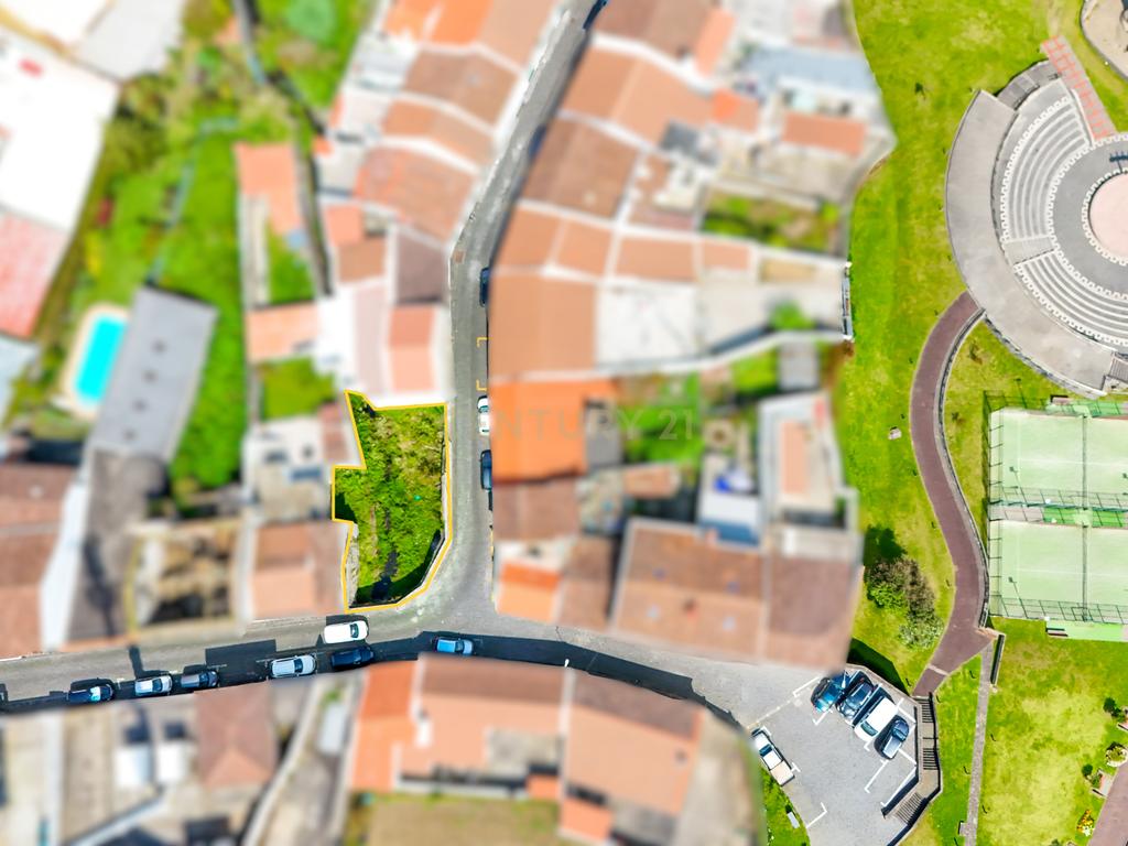 Oportunidade de Investimento - Ruína para Reabilitação no Centro da Ribeira Grande (Matriz) - Image 3