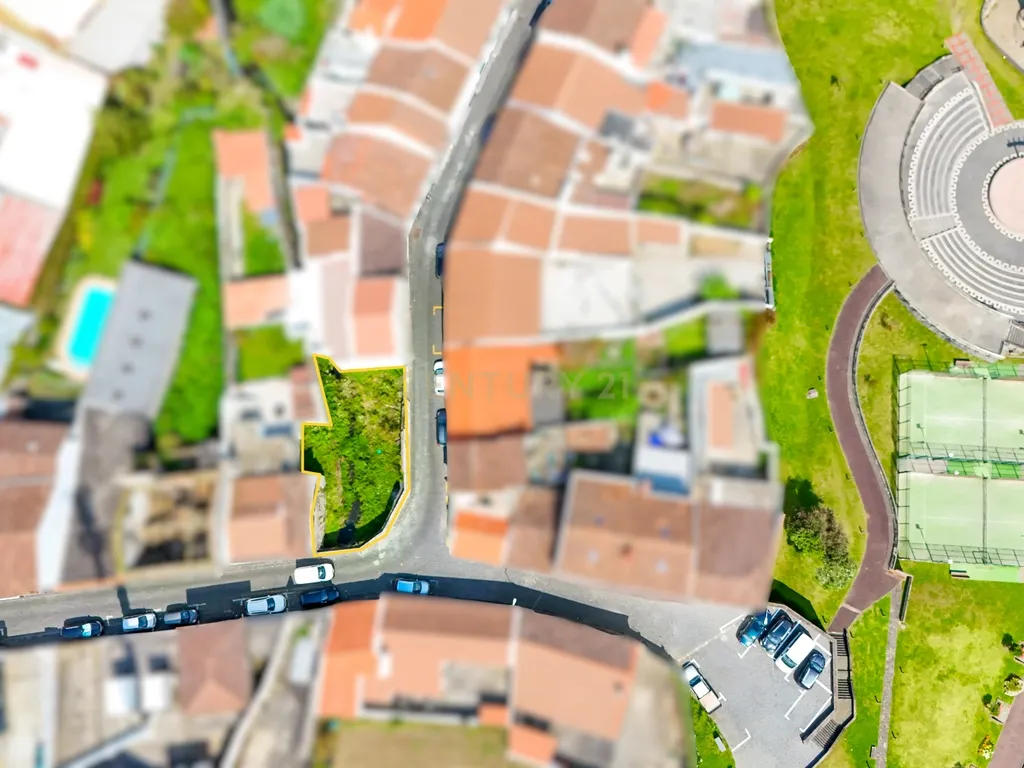 Oportunidade de Investimento - Ruína para Reabilitação no Centro da Ribeira Grande (Matriz) - Image 3