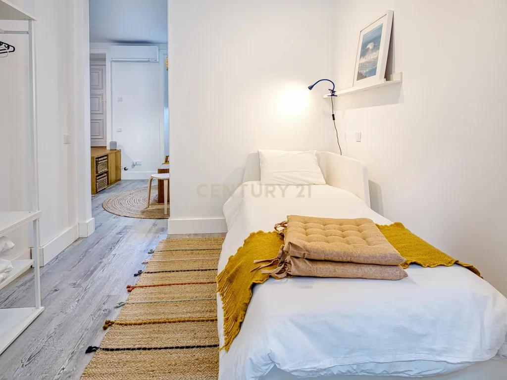 Apartamento Renovado T2 em Nazaré - Image 12
