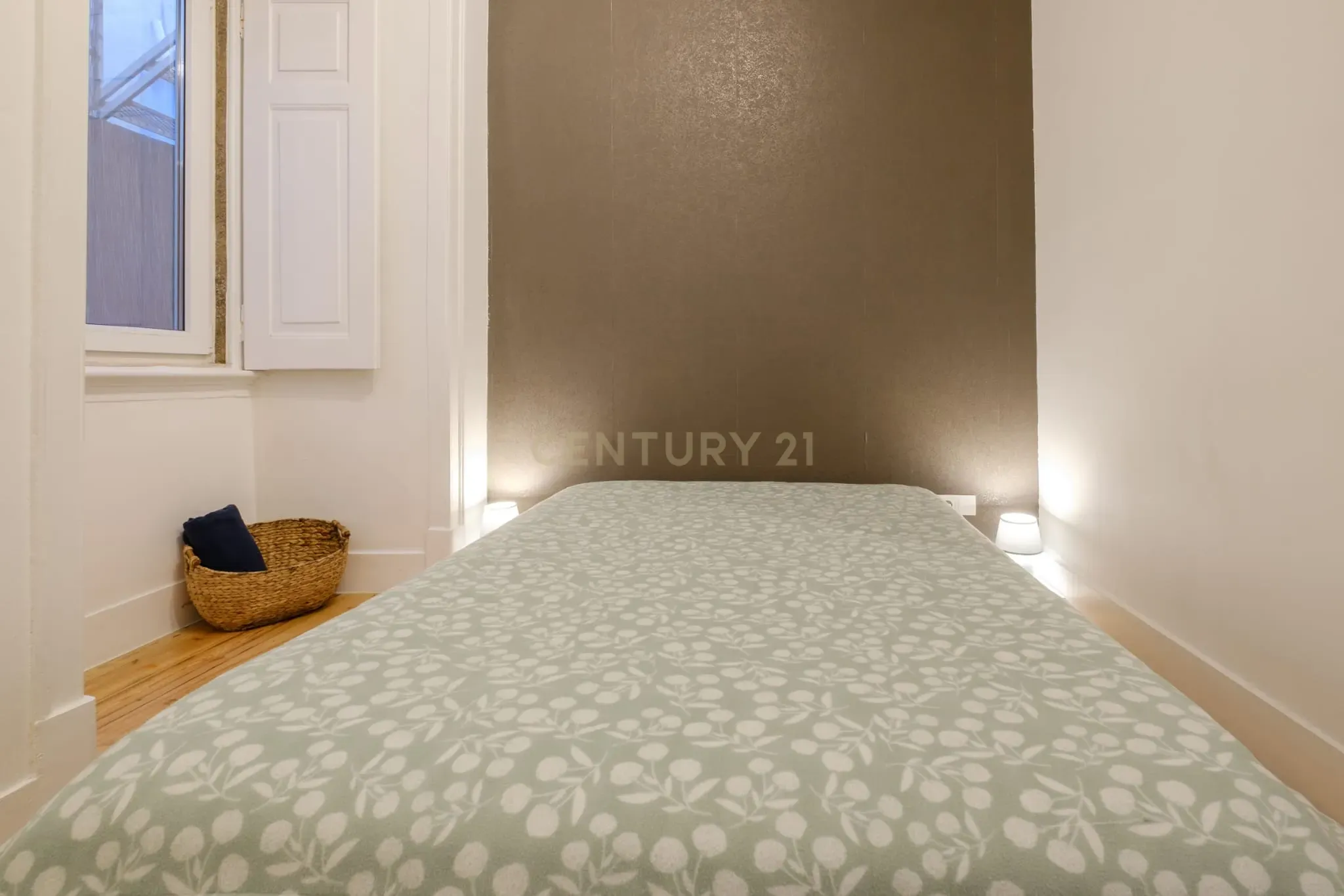 Apartamento T1 com terraço, perto de Santa Apolónia - Image 18