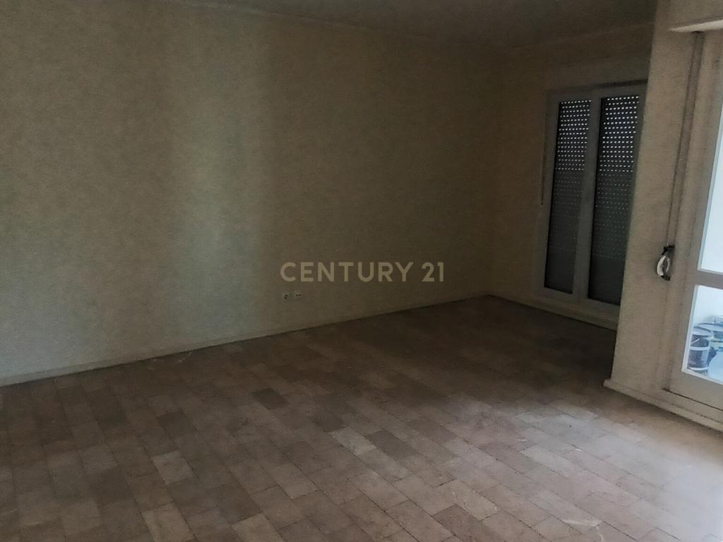 Apartamento T3 em Santo António dos Cavaleiros – Arrendamento - Image 14