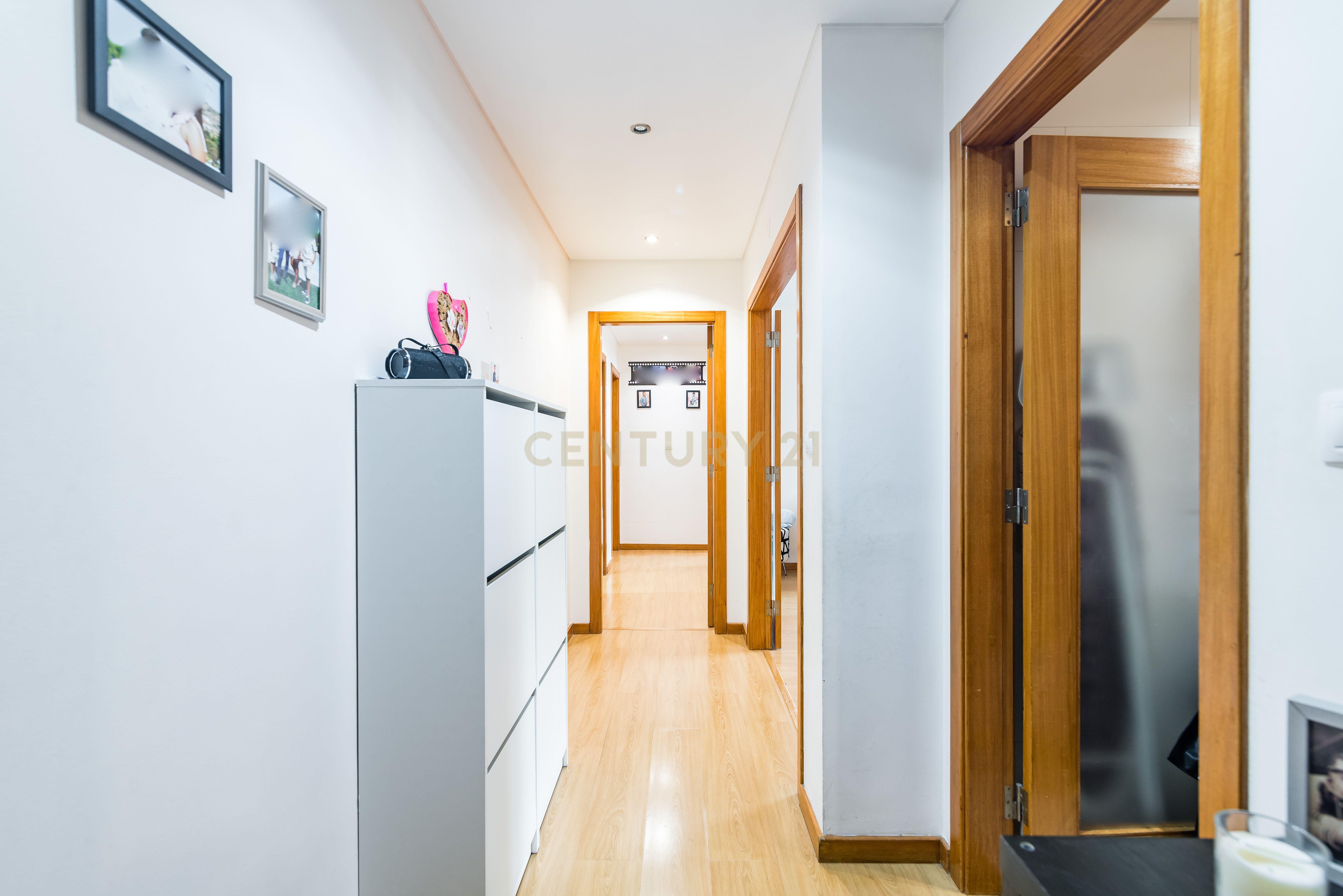 Apartamento T2 com Terraço em Loures - Excelente Oportunidade! - Image 4