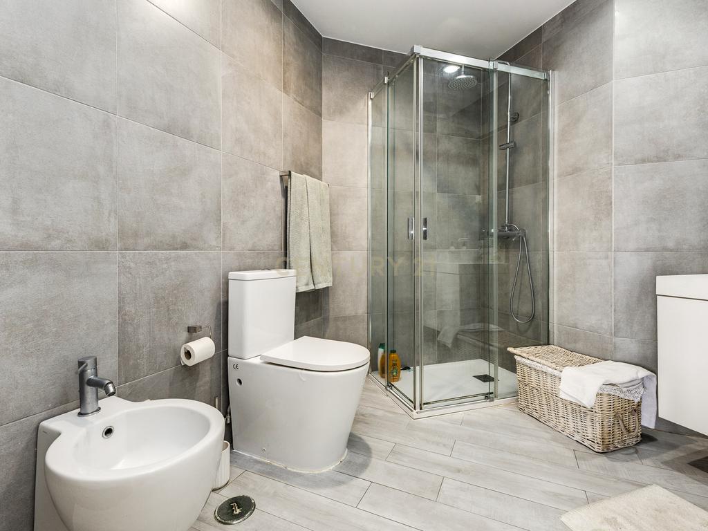 Apartamento T4+1 Duplex na prestigiada Quinta da Beloura II – Sintra - Image 24