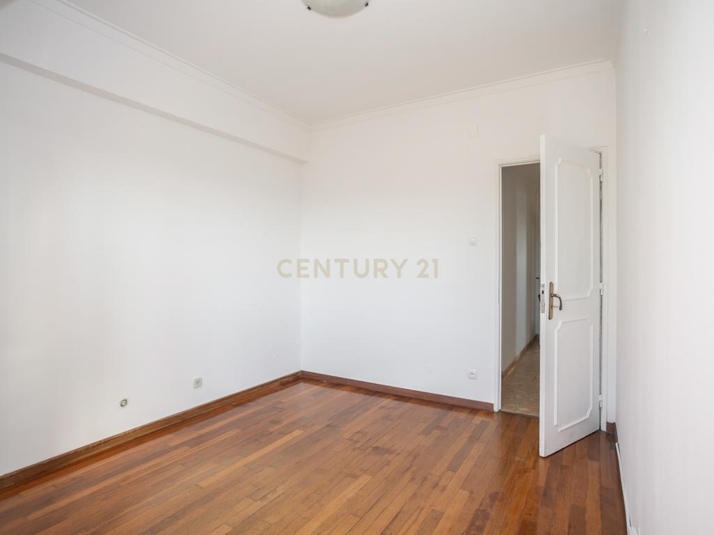 Apartamento T3 em Almada com Excelente Localização - Image 54