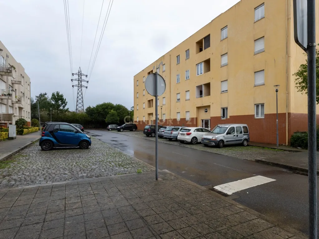 Conforto e Funcionalidade: T2 com Garagem em Ermesinde - Image 22