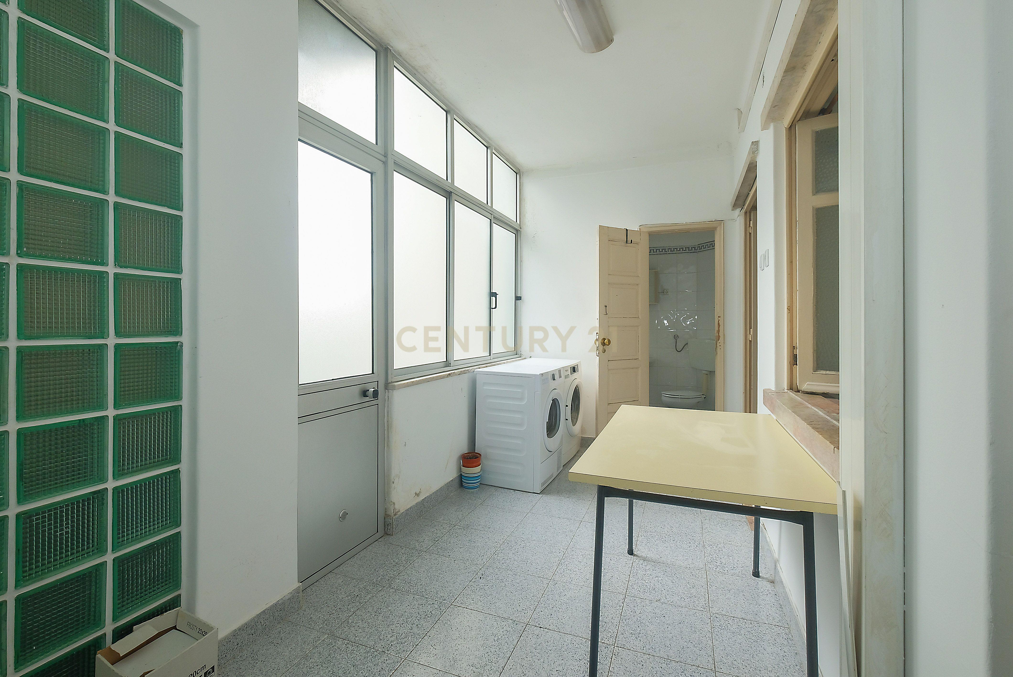Fotografia 8 de Apartamento T5 com Vista Panorâmica em Alvalade, Lisboa