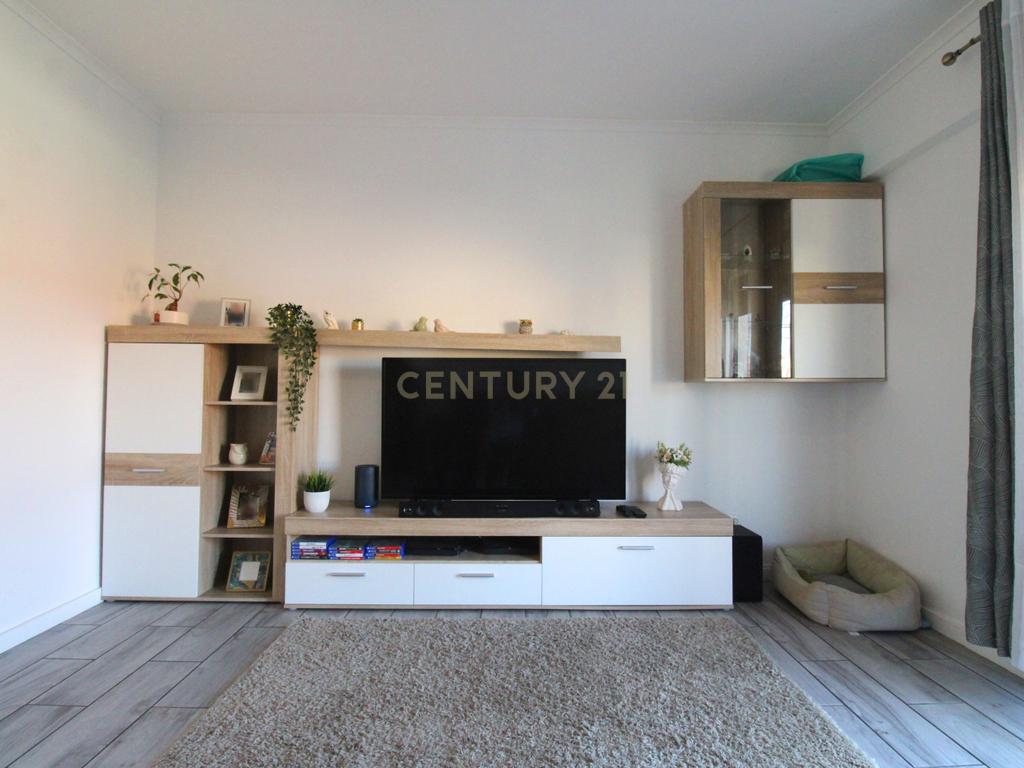 Espetacular Moradia T5 no Casal Do Marco com Garagem  - Image 14