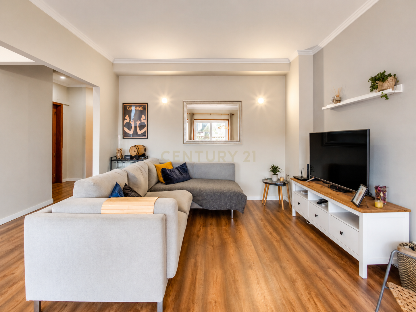 Fotografia 8 de Apartamento T2 remodelado em Condomínio Fechado – Francelos, V.N.G.