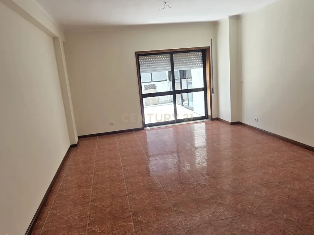 Arrendamento | Excelente Oportunidade em Leça da Palmeira – T2+1 com Terraço e Garagem 🌟 - Image 5