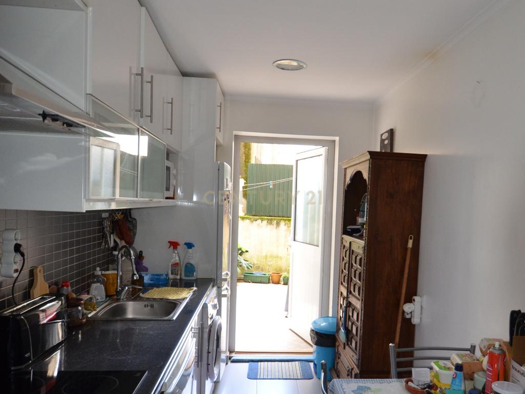 Apartamento T3 com Terraço/Pátio - Amadora  - Image 14