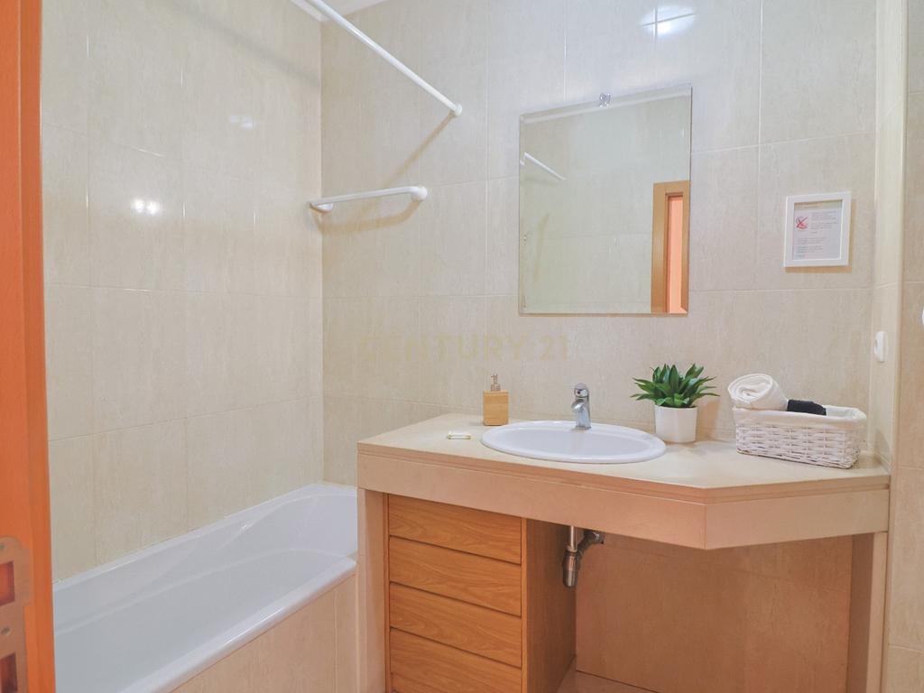 T0+1 mobilado, em condominio c/ piscina, Portimão - Image 14